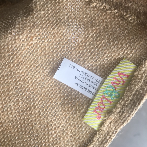 Vic & Lou Burlap tree skirt, perfect to embellish or monogram. - Picture 4 of 4